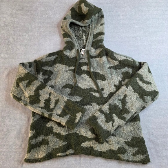 PINK Victoria's Secret Tops - PINK Victoria's Secret Hoodie Women Small Green Camo Excellent Teddy Fleece